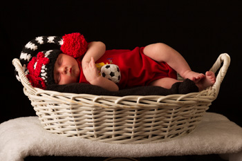 1x1-Linkedin-A-2010-06-28-Griffins Newborn Pictures-370